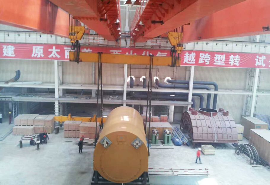 Dual-Machine Lifting, Heavy Equipment in Place | Double-Girder Bridge Crane with Hook Assists Taiyuan Heavy Industry in Upgrading Pressure Vessel Manufacturing